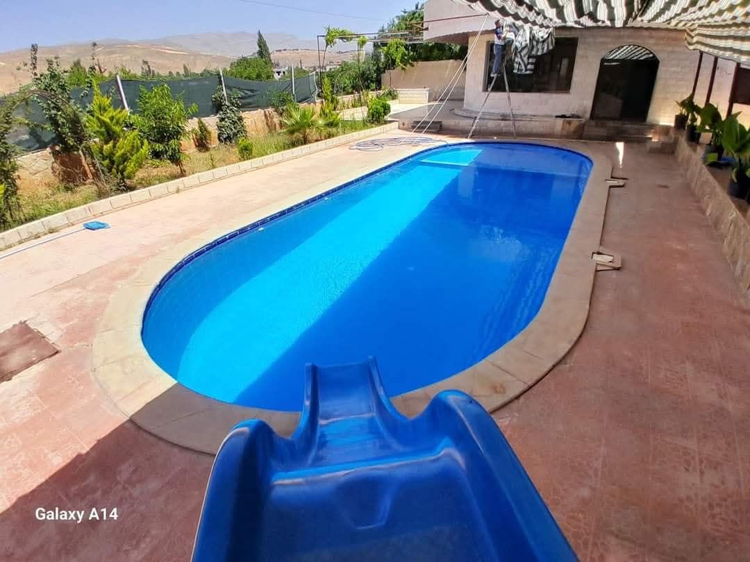 Villa in Souk Wadi Barada – Pool, Garden