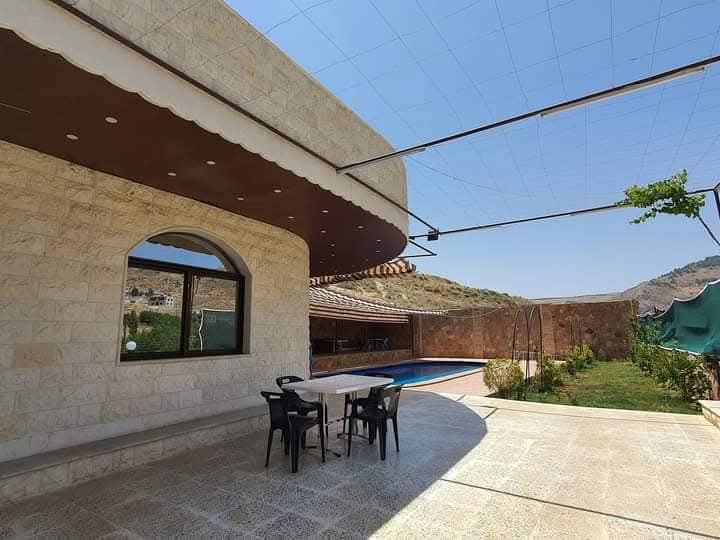 Villa in Souk Wadi Barada – Pool, Garden