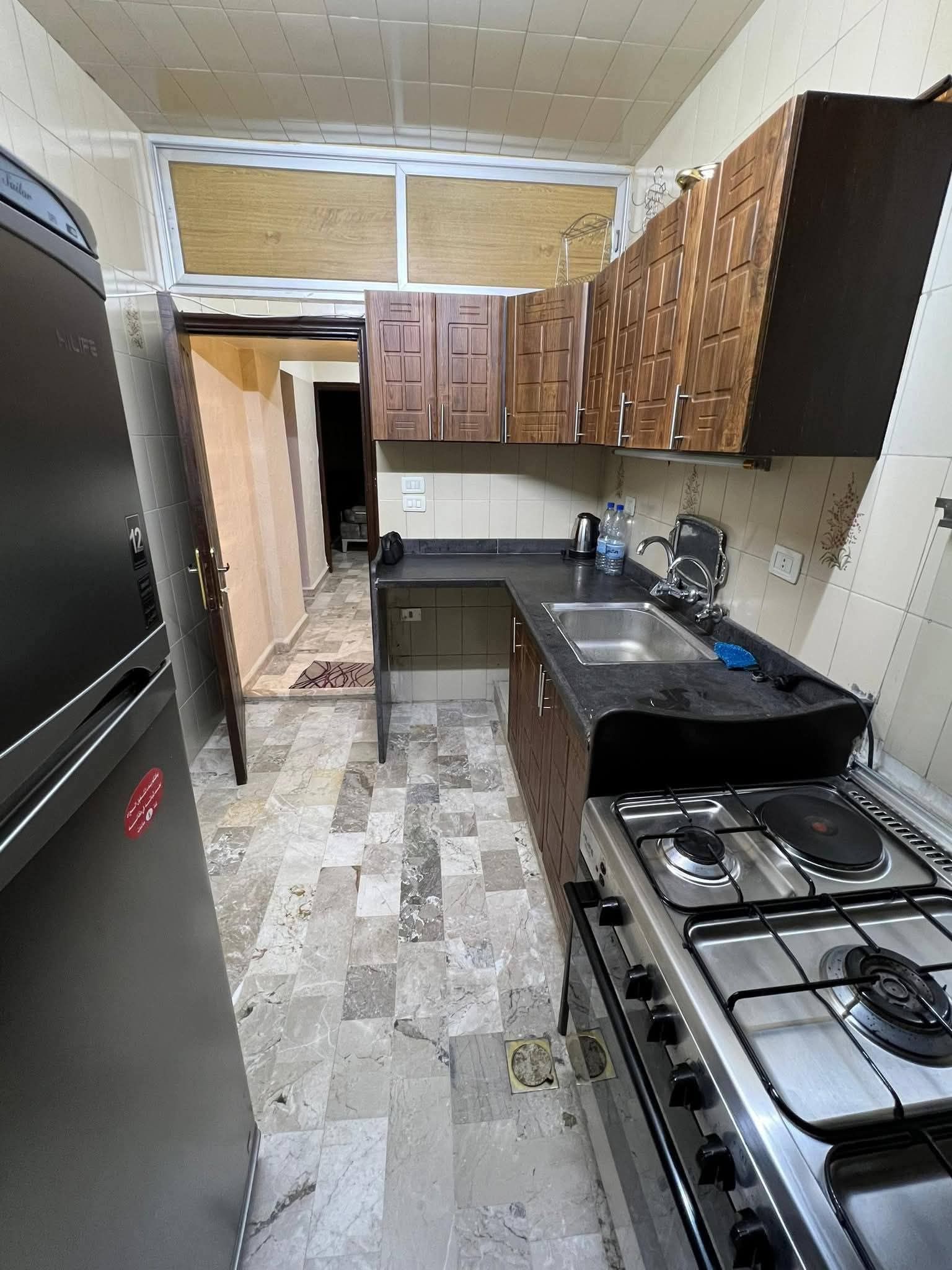 شقة غرفه وصالون في المزة جبل