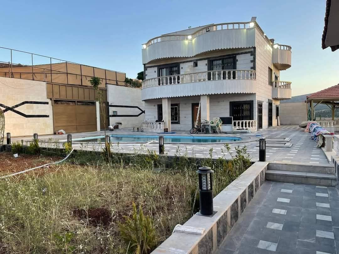 فيلا بإطلالة خلابة مع مسبح وحديقة
