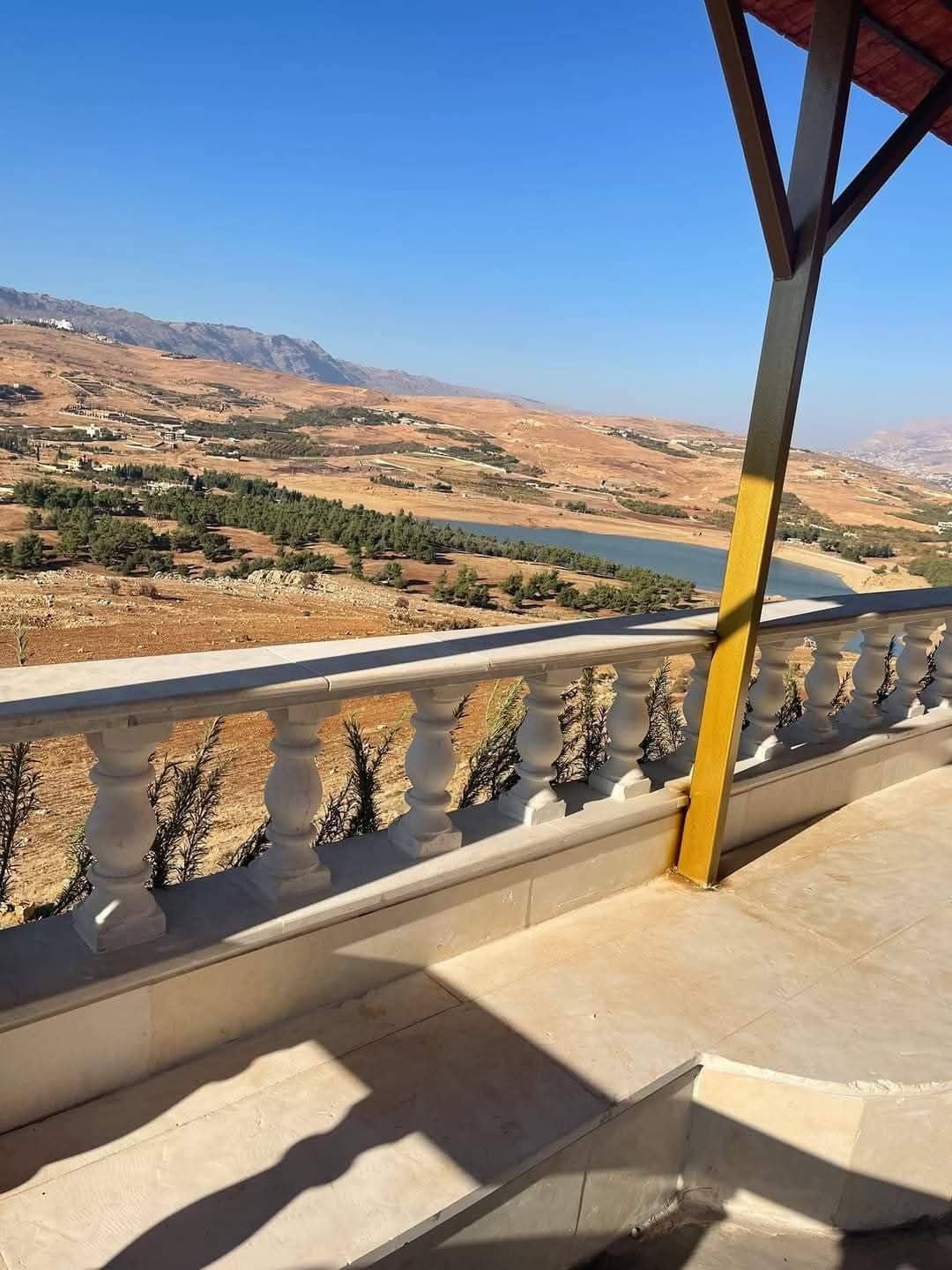 فيلا بإطلالة خلابة مع مسبح وحديقة