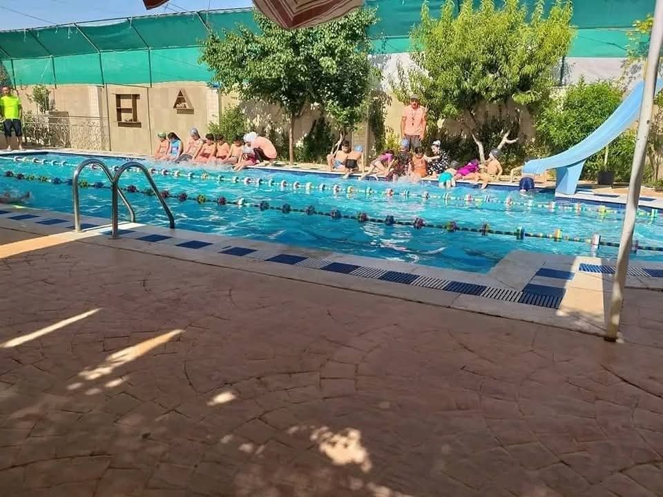فيلا عائلية مع مسبح وحديقة