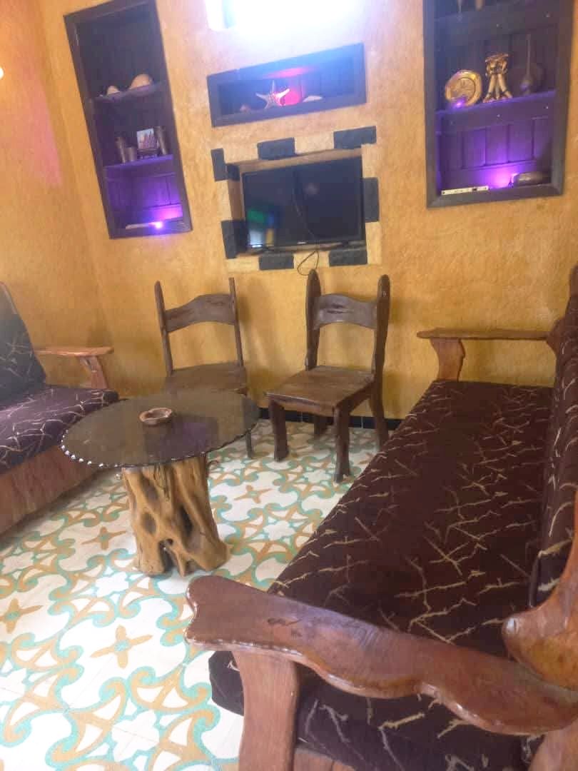 فيلا في المليحة مع مسبح وحديقة