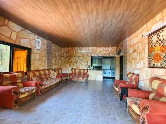 فيلا عائلية مع مسبح وحديقة