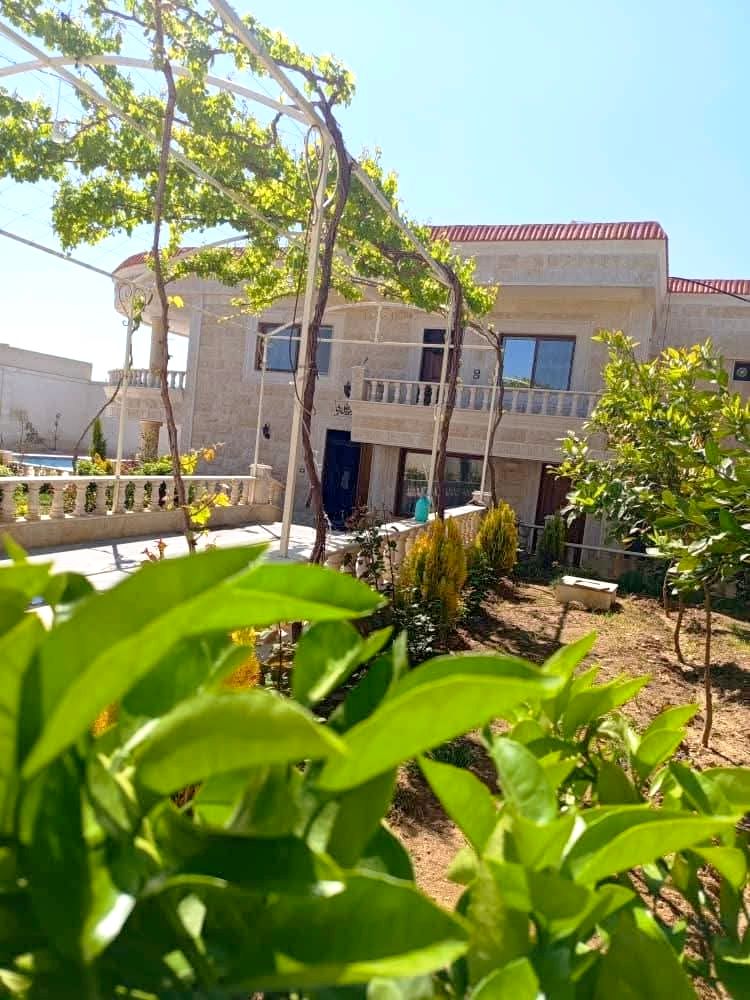 Spacious Villa with Pool & Garden