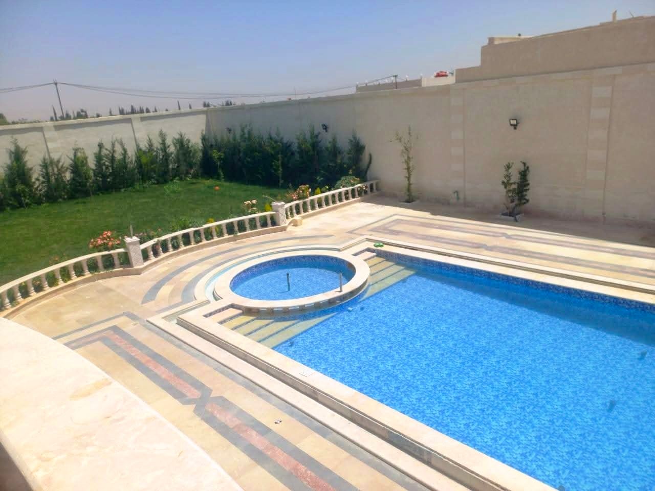 Spacious Villa with Pool & Garden